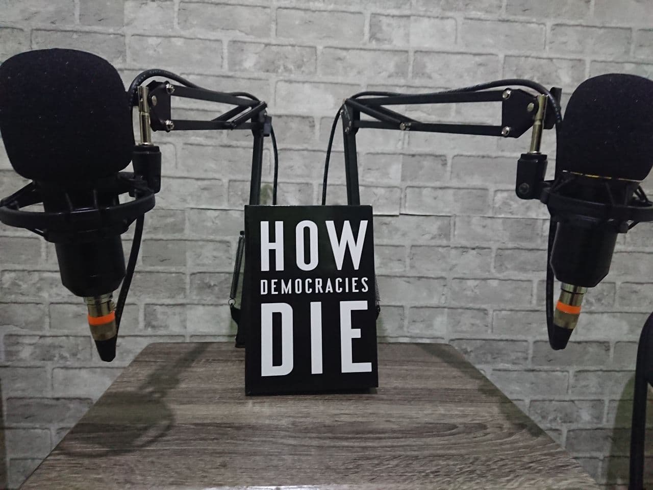 RE-PODCAST: #ResensiBukuBagus E01 – Resensi Buku How Democracies Die RE-PODCAST: #ResensiBukuBagus E01 – Resensi Buku How Democracies Die