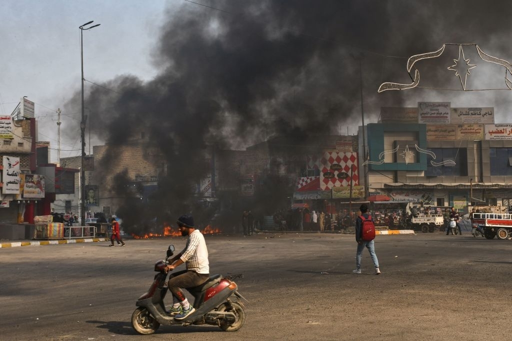Iraq : Seorang Polisi Tewas dan Puluhan Terluka Setelah Bentrokan Demonstrasi Terjadi