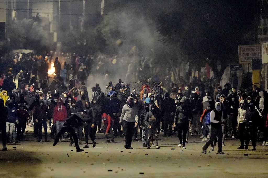 Tunisia : Kerusuhan Akibat Krisis Berujung Penangkapan 600 Orang