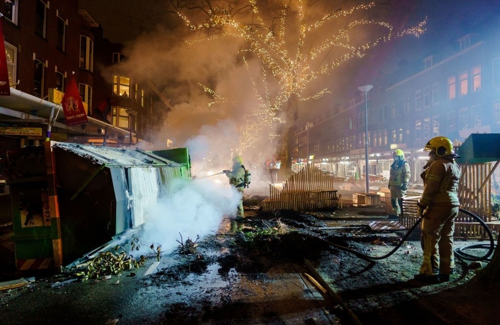 Belanda : Kerusuhan Pecah Akibat Jam Malam Covid-19 Belanda : Kerusuhan Pecah Akibat Jam Malam Covid-19