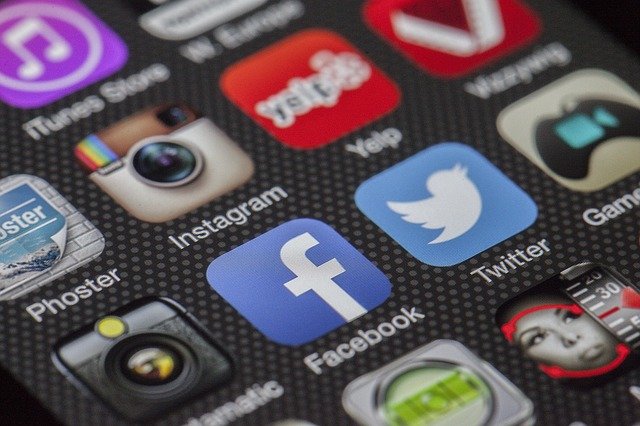 Nasional : MK Tolak Judicial Review UU Penyiaran Terkait Penyiaran di Media Sosial